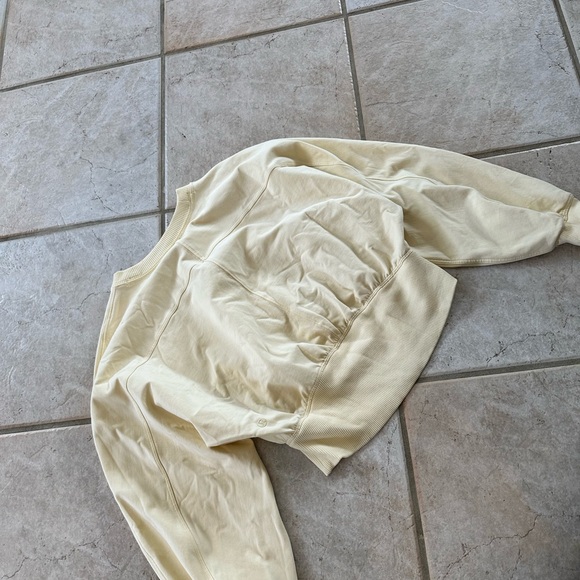 Pale Yellow Lululemon Cropped Crew Neck with Synched Waist and Cuffs - Picture 3 of 5
